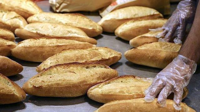 Vatandaşlar bahane edip kısıtlamayı ihlal edince, ilçede pazar günleri ekmek satışı yasaklandı