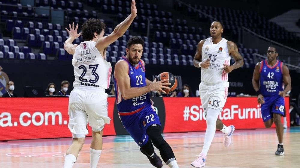 Ne yaptın Anadolu Efes! Real Madrid yine geriden geldi