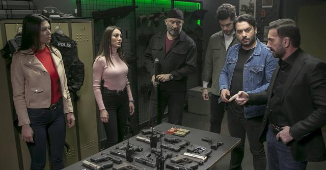 Arka Sokaklar dizisinin 'Mesut Komiser'i Şevket Çoruh koronavirüse yakalandı