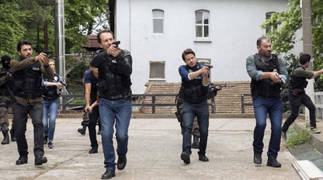 Arka Sokaklar dizisinin 'Mesut Komiser'i Şevket Çoruh koronavirüse yakalandı