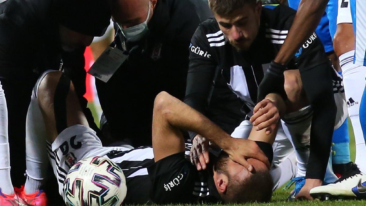 Beşiktaş'ta Cenk Tosun'un talihsiz sakatlığı! Sezonu kapattı