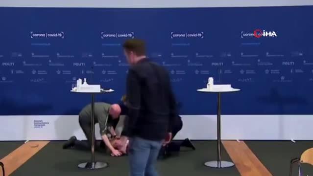 - AstraZeneca aşısının kullanımının durdurulduğunu açıklarken bayıldı