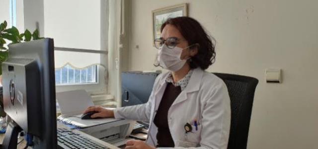 Bilim Kurulu üyesinden dikkat çeken toplu taşıma uyarısı: İnsanlar iki santim bile mesafe olmadan yolculuk yapmak zorunda kalıyor