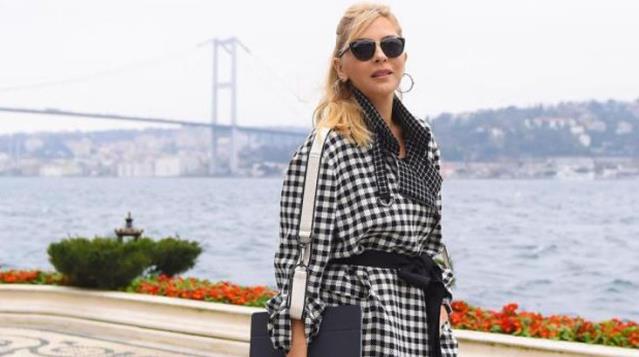 Boğaz manzaralı yalısından Evde kal çağrısı yapan Arzu Sabancı, sessizliğini bozdu