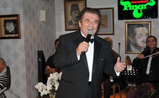 Bülent Ersoy, sanatçı arkadaşı Zeki Çetin'in ölüm haberiyle yıkıldı