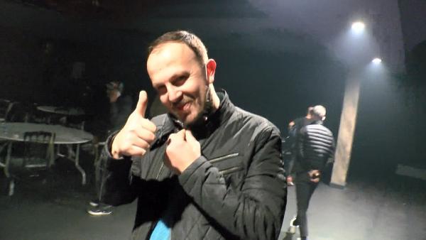 'Eğlence sahnesi çekeceğiz' denilerek düzenlenen 500 kişilik partiye baskın! Korkudan tel çitlere aldırmadan ağaçlık alana kaçtılar