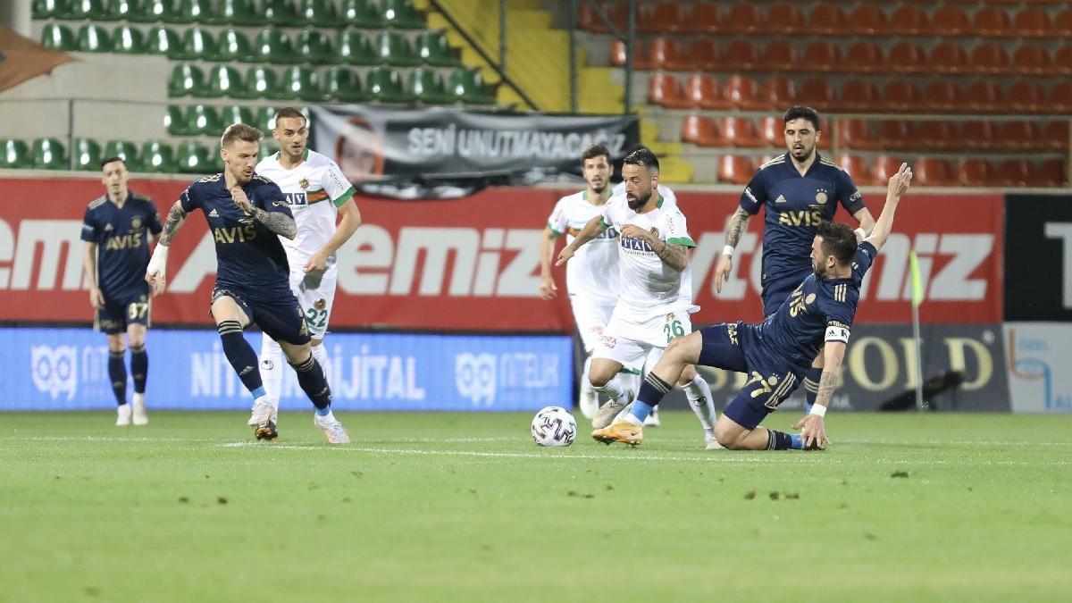 Fenerbahçe'ye Alanya çelmesi... Direkler, VAR kararları, kırmızı kart