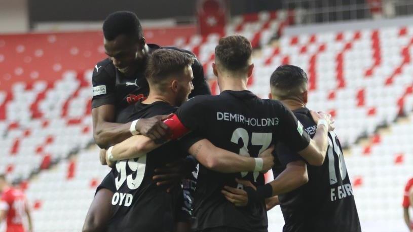 Sivasspor, Antalya'da şov yaptı