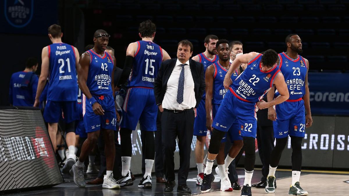 Anadolu Efes zirve inadını sürdürdü