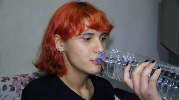 Genç kız verdiği kilolarla bambaşka biri oldu! Artık rahatlıkla arkadaşlarıyla görüşebiliyor