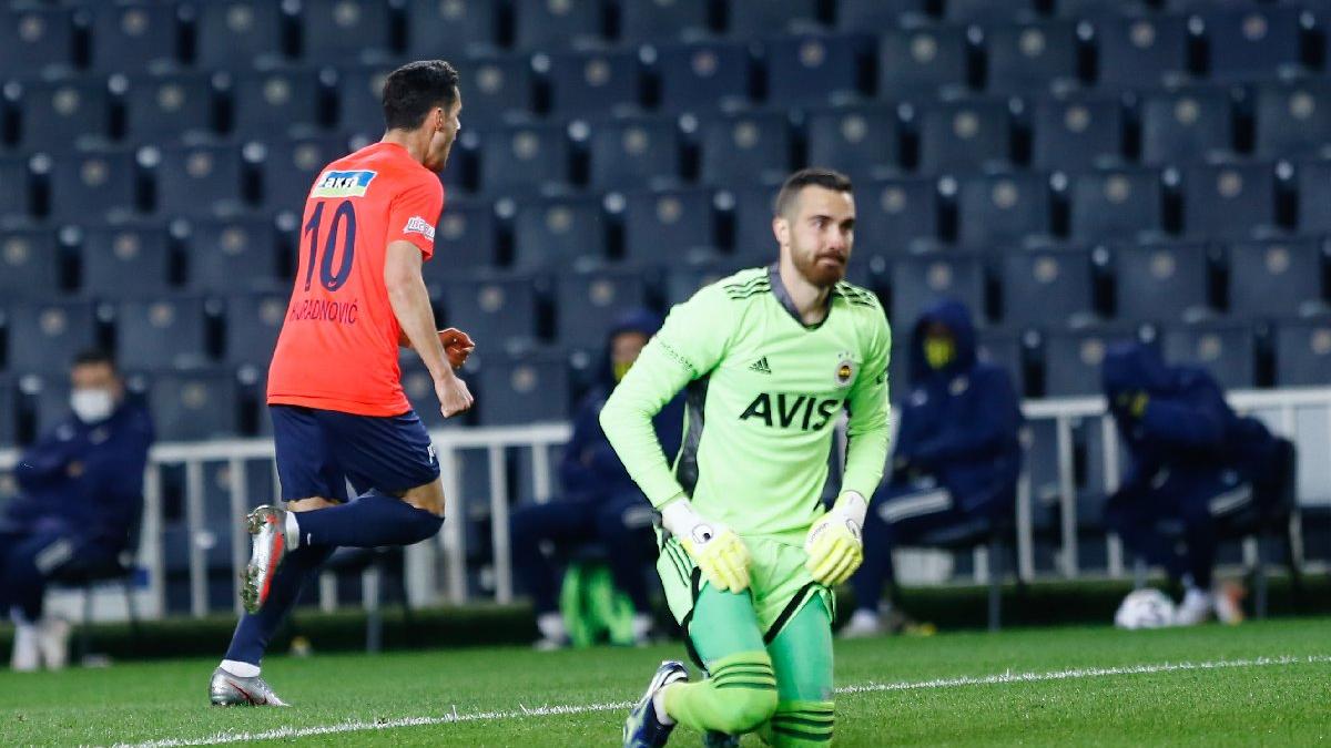 Fenerbahçe kalecisi Harun Tekin'den inanılmaz hata!