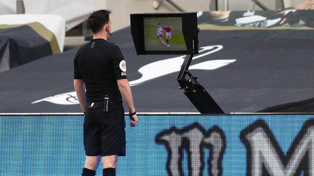 Futbolda yeni dönem: Yarı Otomatik Ofsayt!