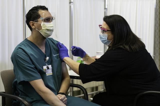 İngiltere'nin aşı zaferi: Can kaybı 10'a düştü, 70 yaş üstü vaka neredeyse yok