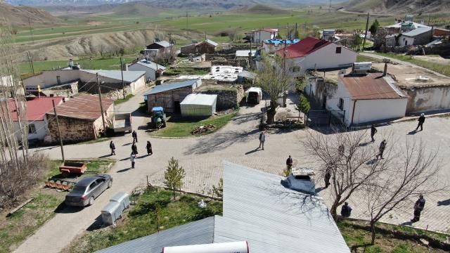 İstanbul'dan kaçıp sığındıkları köylerine koronavirüsü sokmadılar
