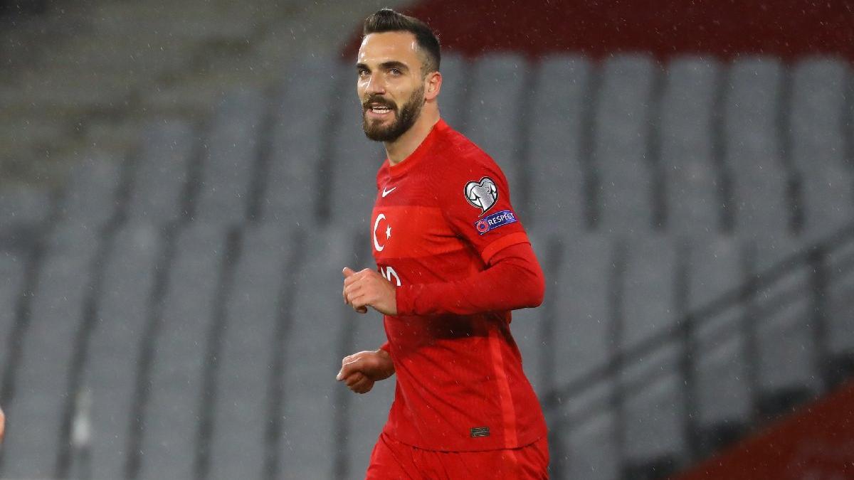 Milli futbolcu Kenan Karaman corona virüsüne yakalandı