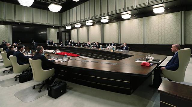 Kabine toplantısından kısmi mi yoksa tam kapanma kararı mı çıkacak? İki yetkili olası senaryoları paylaştı