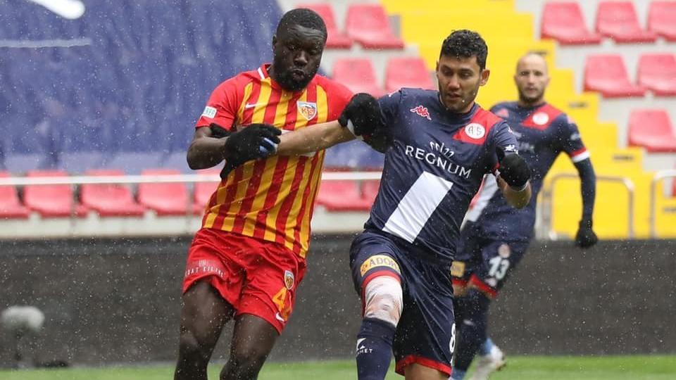 Kayserispor galibiyeti unuttu