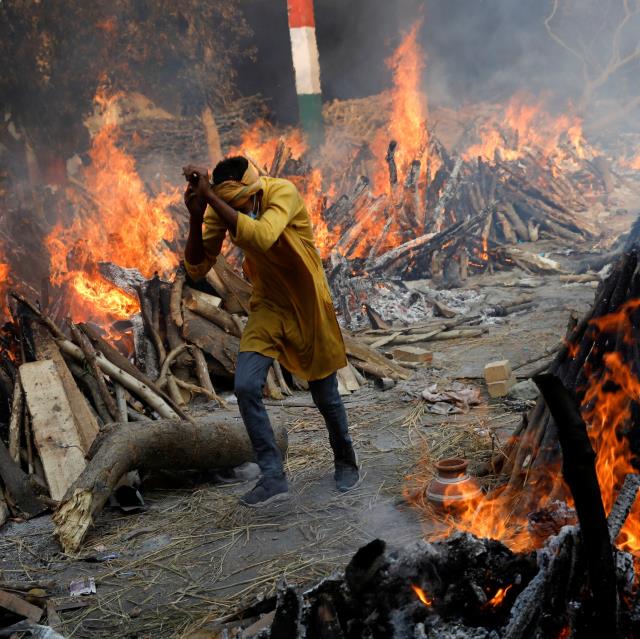 Korona onları tamamen ele geçirdi! Yakılmak için sıra bekleyen cansız bedenler dünyayı dehşete düşürdü