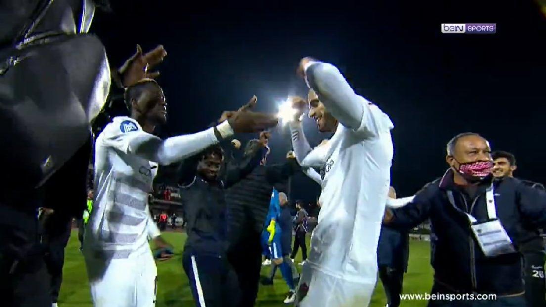 Hataysporlu futbolcular, Galatasaray galibiyetini 'Erik Dalı' ile kutladı