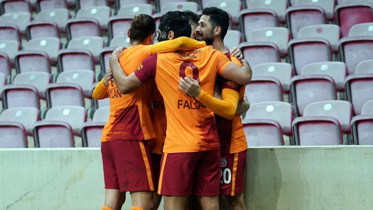 Galatasaray Konyaspor karşısında maçın son bölümünde güldü