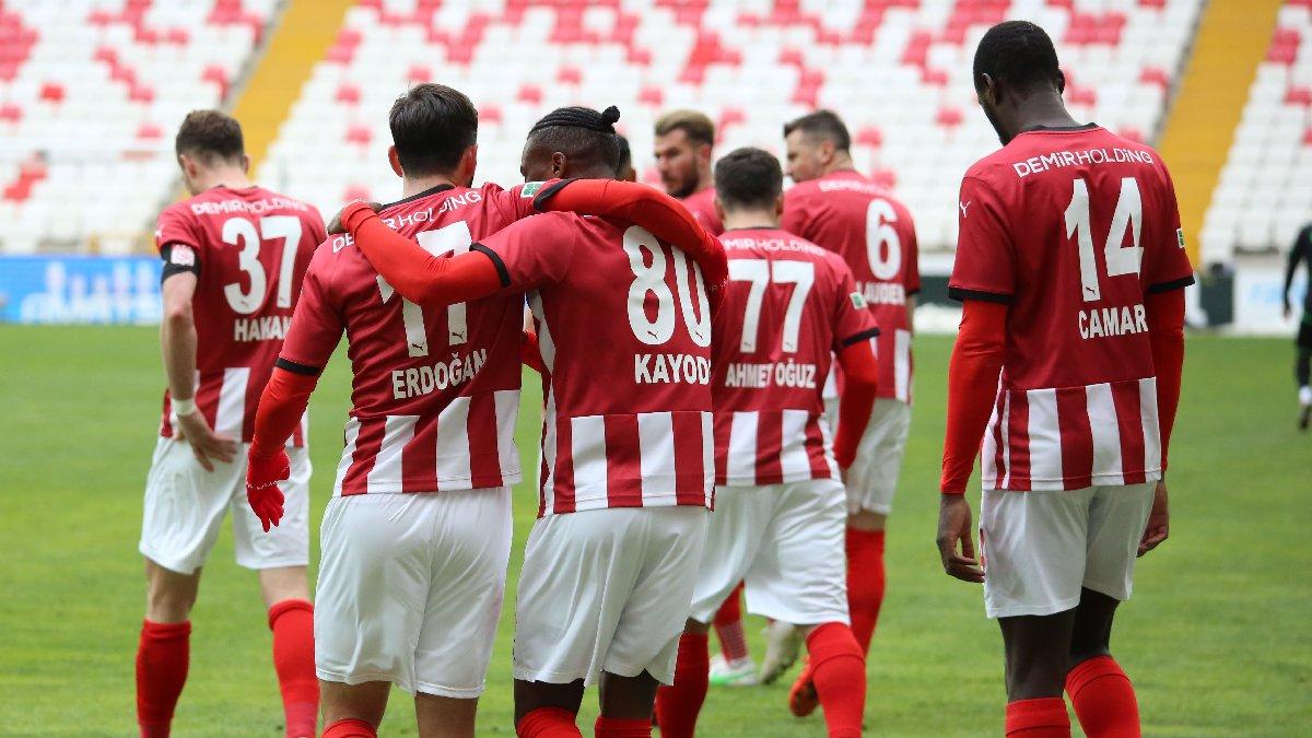 Sivasspor Konyaspor'u geçti, seriyi devam ettirdi