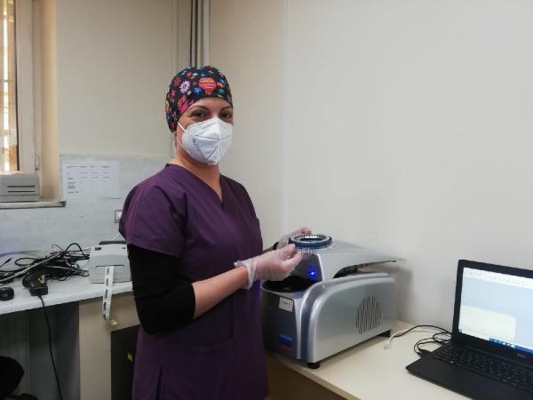 Sinovac aşısının ilk dozunun etkili olması için 3 hafta boyunca beklenmesi gerekiyor