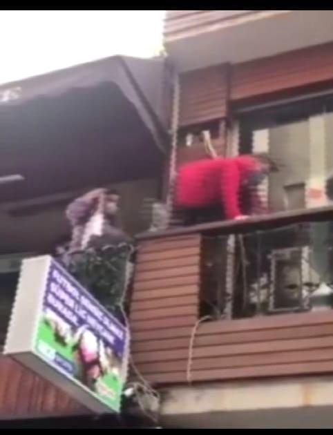 Son dakika haberi | Polisi görünce kafenin balkonundan yan balkona böyle kaçtılar