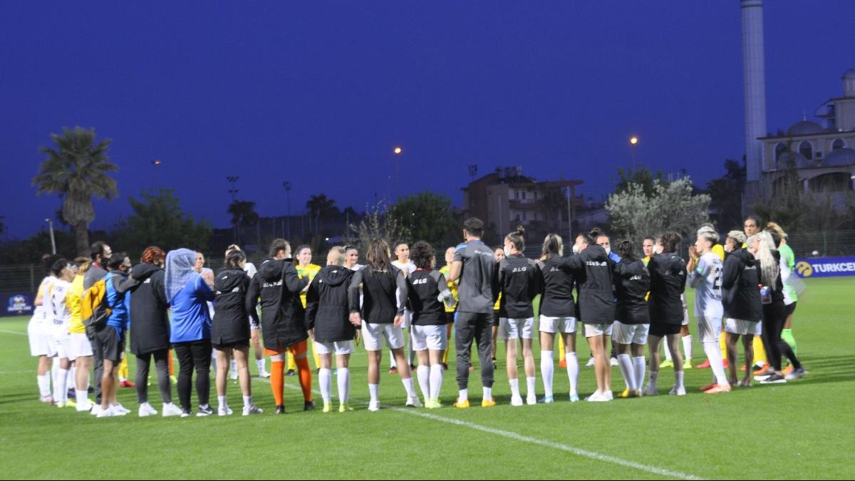 Turkcell Kadın Futbol Ligi'nde çeyrek finalistler belli oldu