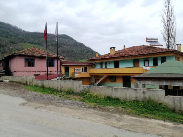 Sorumsuz tesisatçı, tamir için geldiği köyde 27 kişiye koronavirüs bulaştırdı