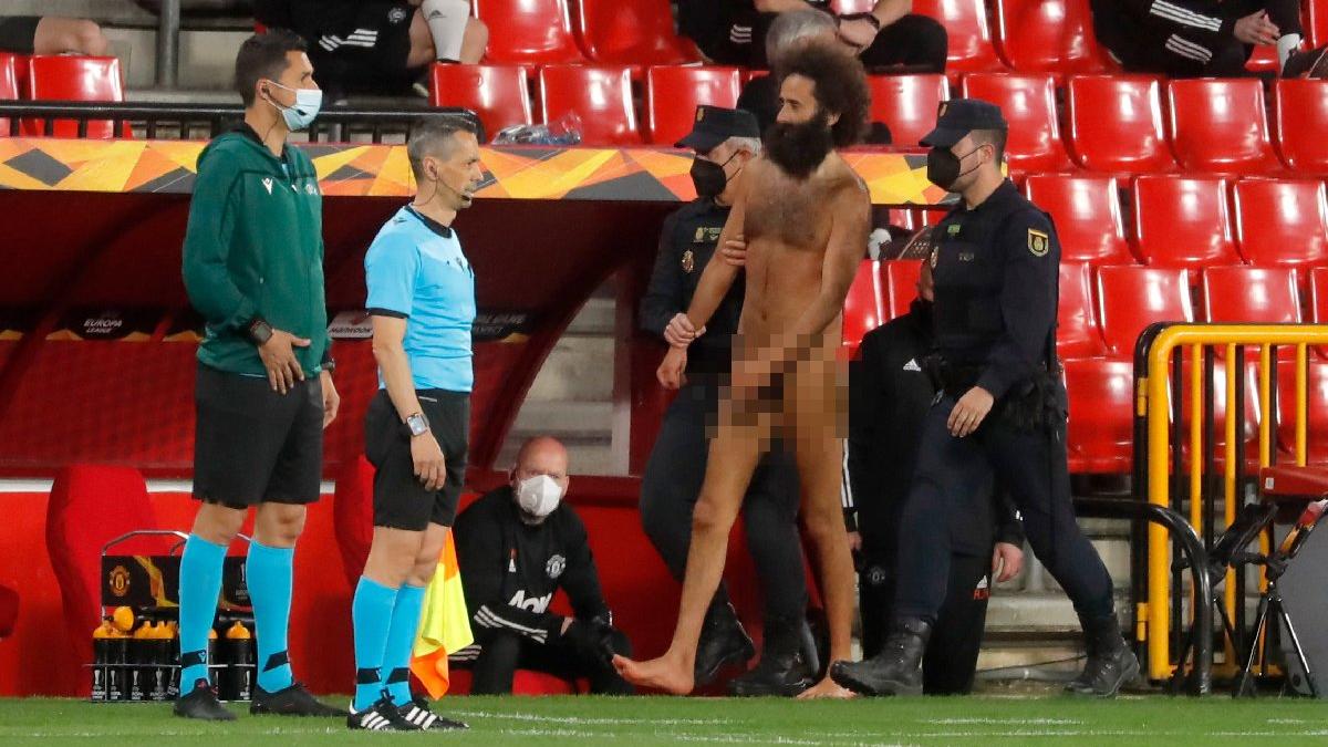 Granada-Manchester United maçına 'çıplak adam' damgası! Meğer...