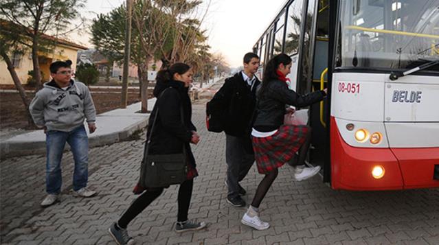 Yüz yüze eğitime devam eden öğrenciler toplu taşıma yasağından muaf tutuldu