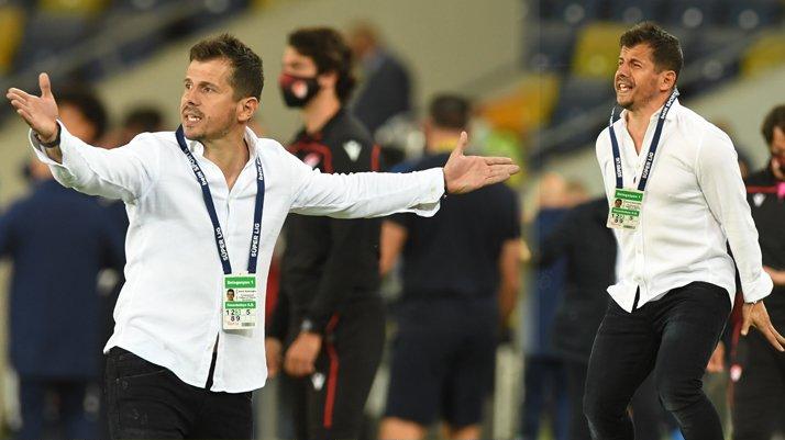 Fenerbahçe Teknik Direktörü Emre Belözoğlu 35. dakikada oyuncu değiştirdi, gol geldi!