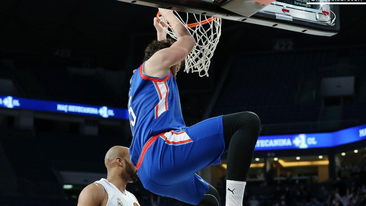 Harikasın Anadolu Efes! Real Madrid'i son maçta devirdi Final Four'a uçtu...