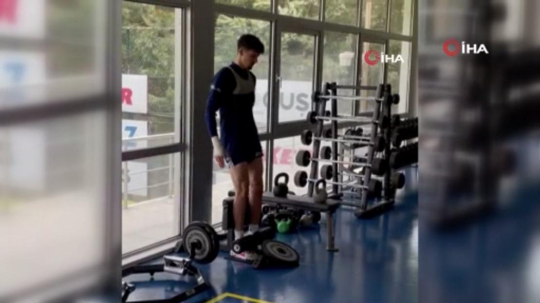 Fenerbahçe'de herkes izinde, Altay Bayındır tesiste!