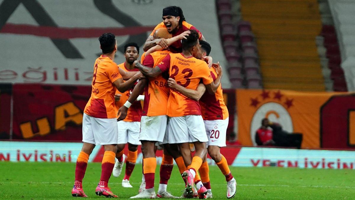 Galatasaray'da gözler İstanbul, kulaklar İzmir'de olacak