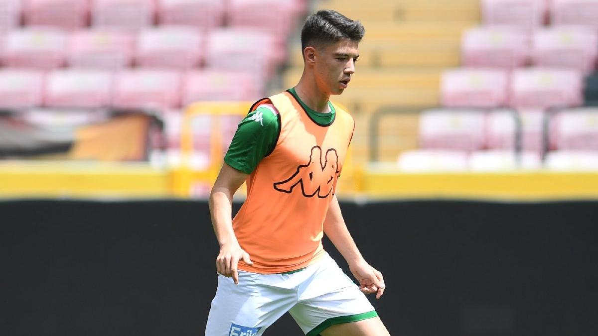 Hamza Baran Arıkan, Enes Ünal'ı geride bıraktı Bursaspor tarihine geçti