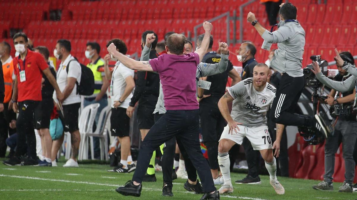 Beşiktaş'ın en anlamlı şampiyonluğu... Sergen Yalçın tarihe geçti