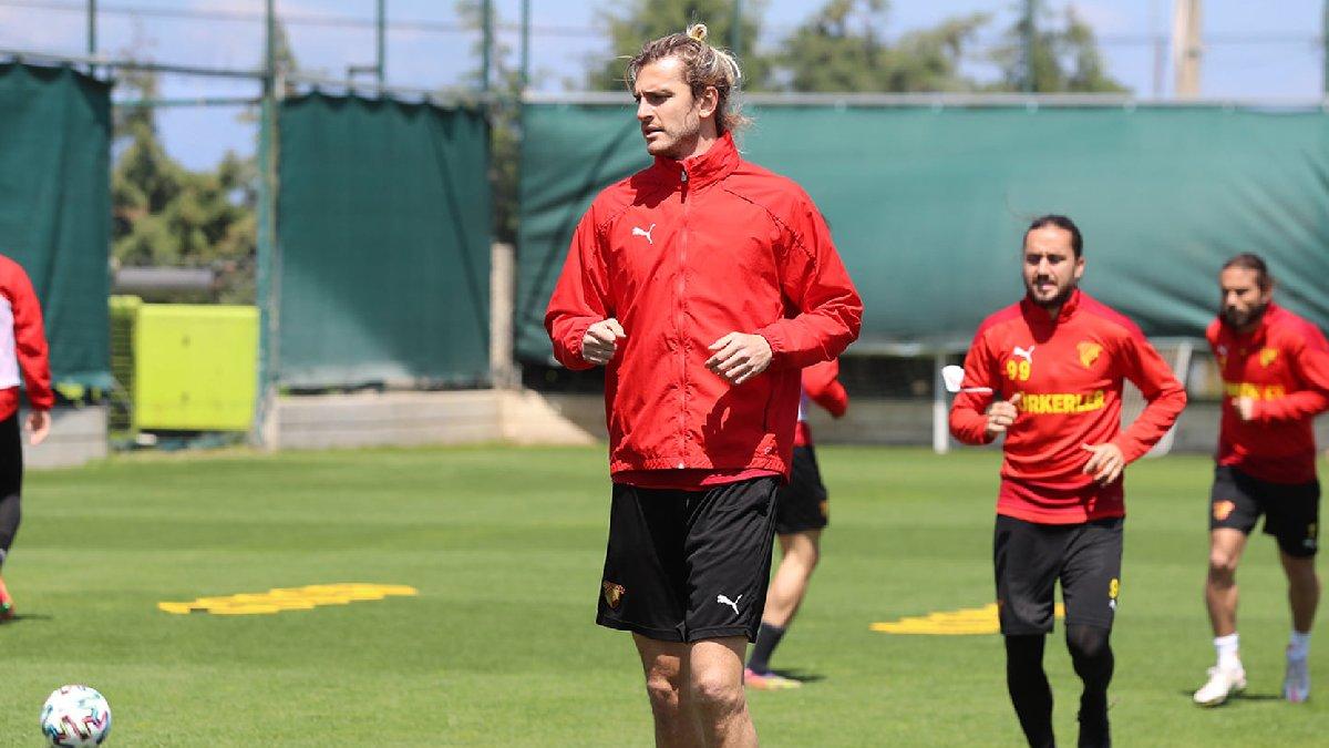 Göztepe Atınç Nukan ile sözleşme yeniledi