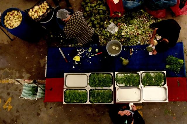 Pazarlar bugün yeniden açılınca marketlerin fiyat oyunu deşifre oldu