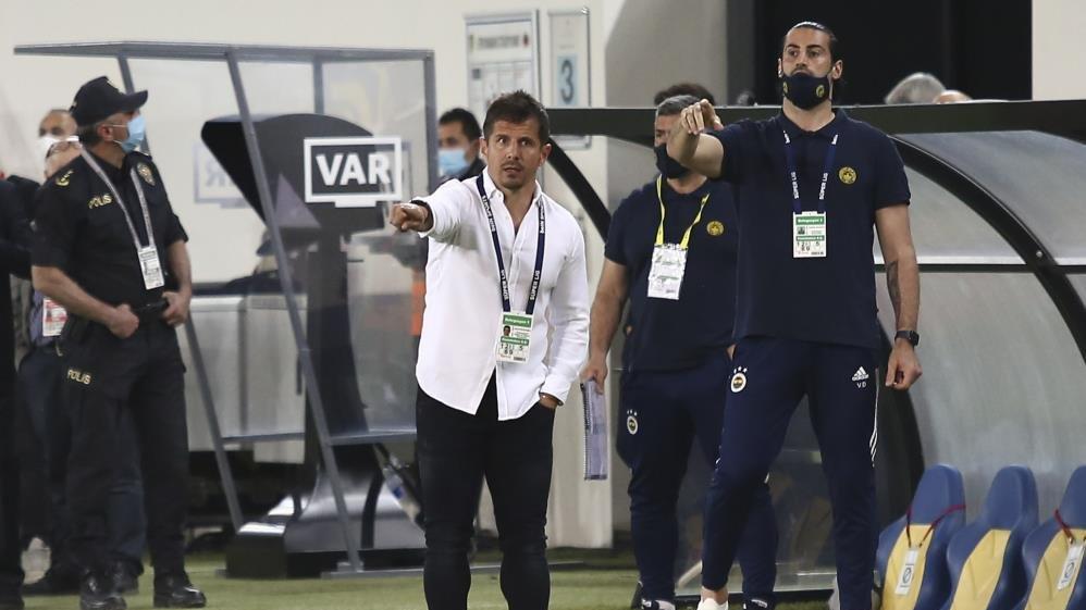Fenerbahçe Teknik Direktörü Emre Belözoğlu 35. dakikada oyuncu değiştirdi, gol geldi!