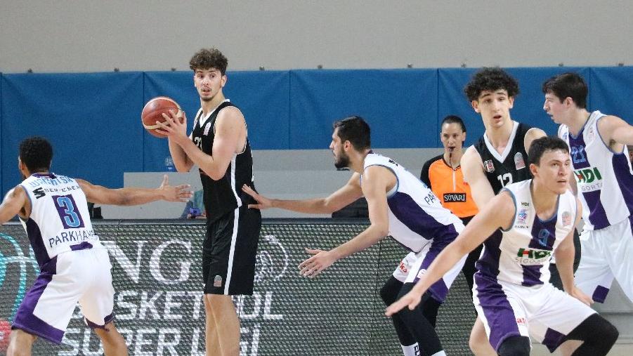 Afyon’u yenen Beşiktaş üst üste 6. kez kazandı