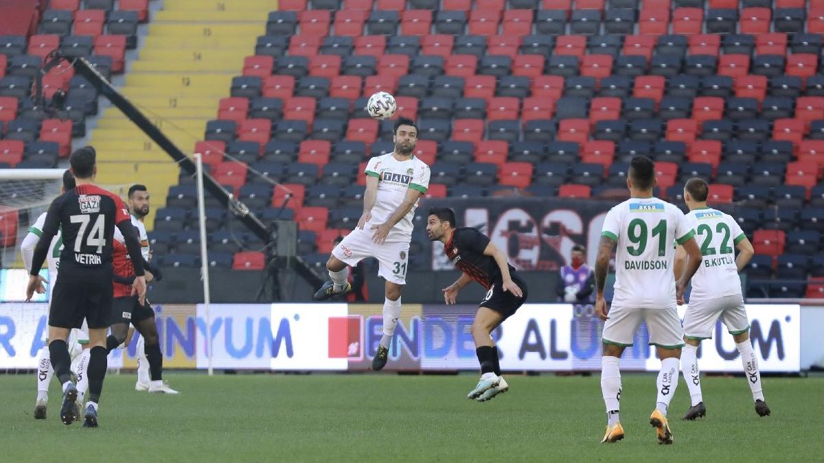 Alanyaspor, haftalar sonra liderliği kaptırdı