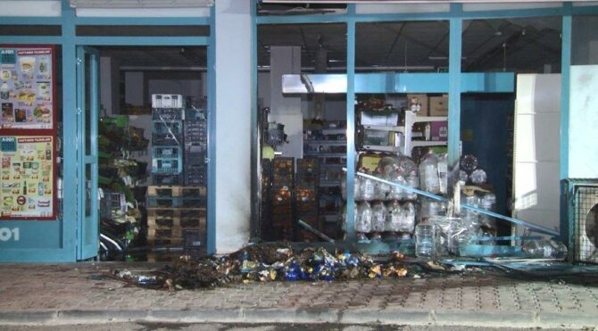 Arnavutköy’de markete EYP’li saldırı