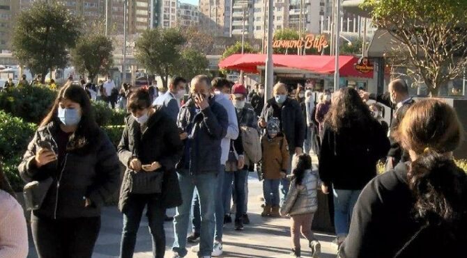 AVM’lerde yılbaşı yoğunluğu