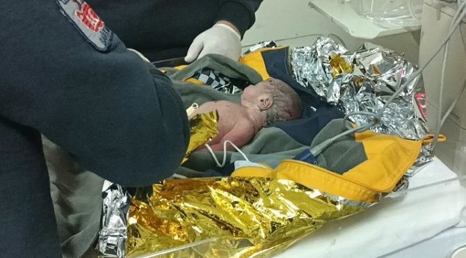 Büyük vicdansızlık: Ayakkabı kutusu içinde yeni doğmuş bebek bulundu
