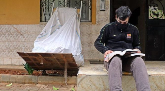 Çöp konteynerlerinden plastik toplayarak hazırlandığı KPSS’de Türkiye 25’incisi oldu