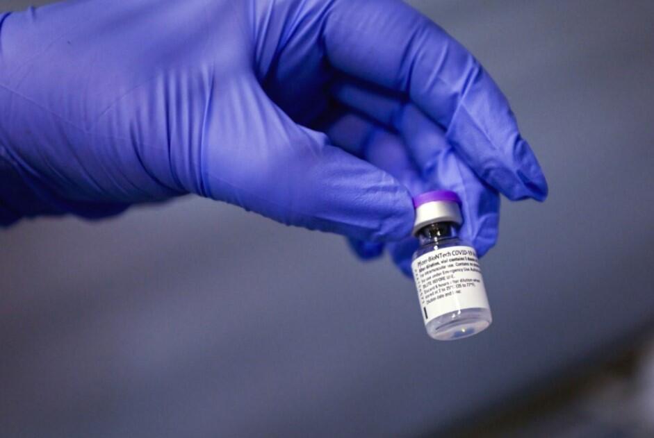 Danimarka'da uygulanan Pfizer/BioNTech aşısında 17 kişide yan etki görüldü