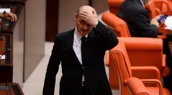 Eski AKP’li bakandan manidar tweet