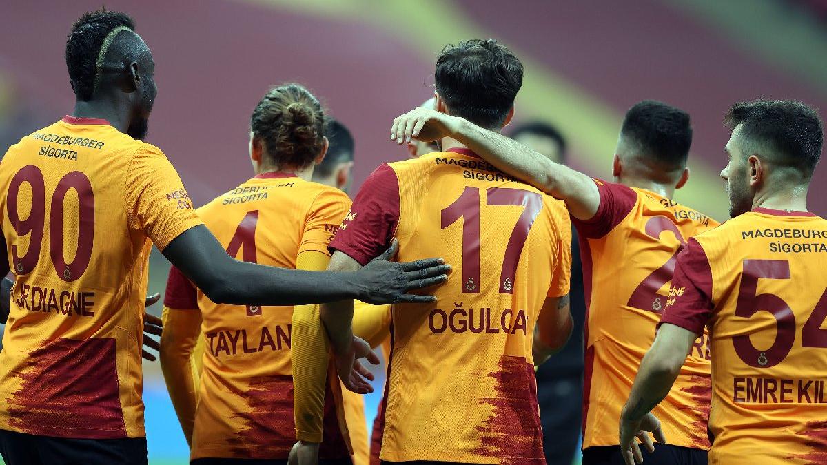Galatasaray’da yönetimden futbolculara yeni yıl müjdesi