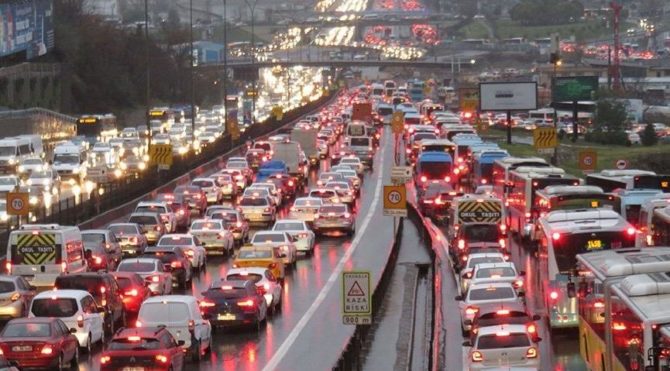 İçişleri Bakanlığı’ndan kısıtlama öncesi saat ve trafik uyarısı